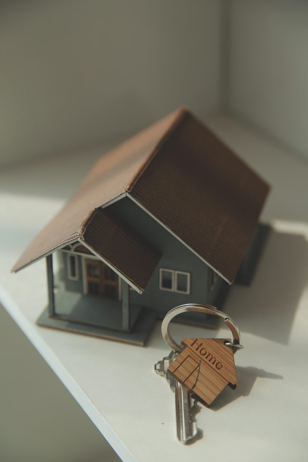 vecteezy_real-estate-agent-home-sales-broker-is-using-a-pen-pointing_49307397